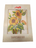Stafil Kit Ricamo Mezzo Punto Fantasia con Papaveri e Girasoli consente di realizzare un Quadro da ricamare anche a Punto Croce 