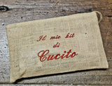 Kit Base per Cucito in Busta di Juta Ricamata